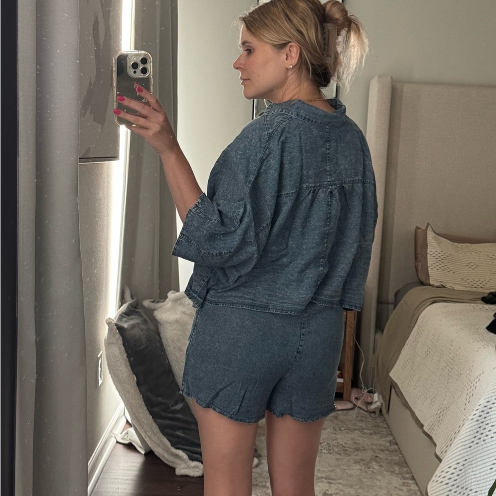 Medium denim wash casual comfy two piece matching set - Picture 3 of 8